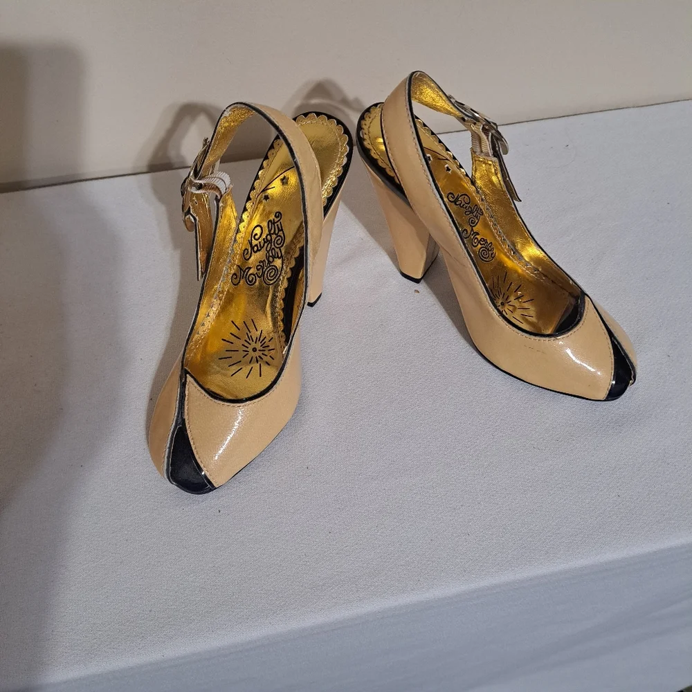 Retro 50s Style Naughty Monkey Beige and Black Women's Heels